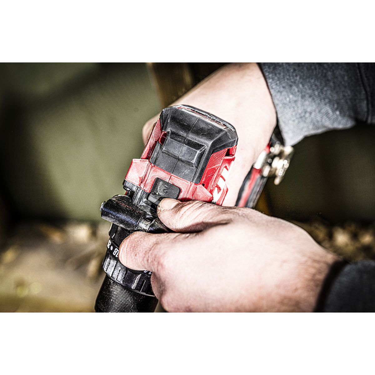 Slagborr/skruvdragare SKIL 3085 HB Batteridriven Kolborstfri