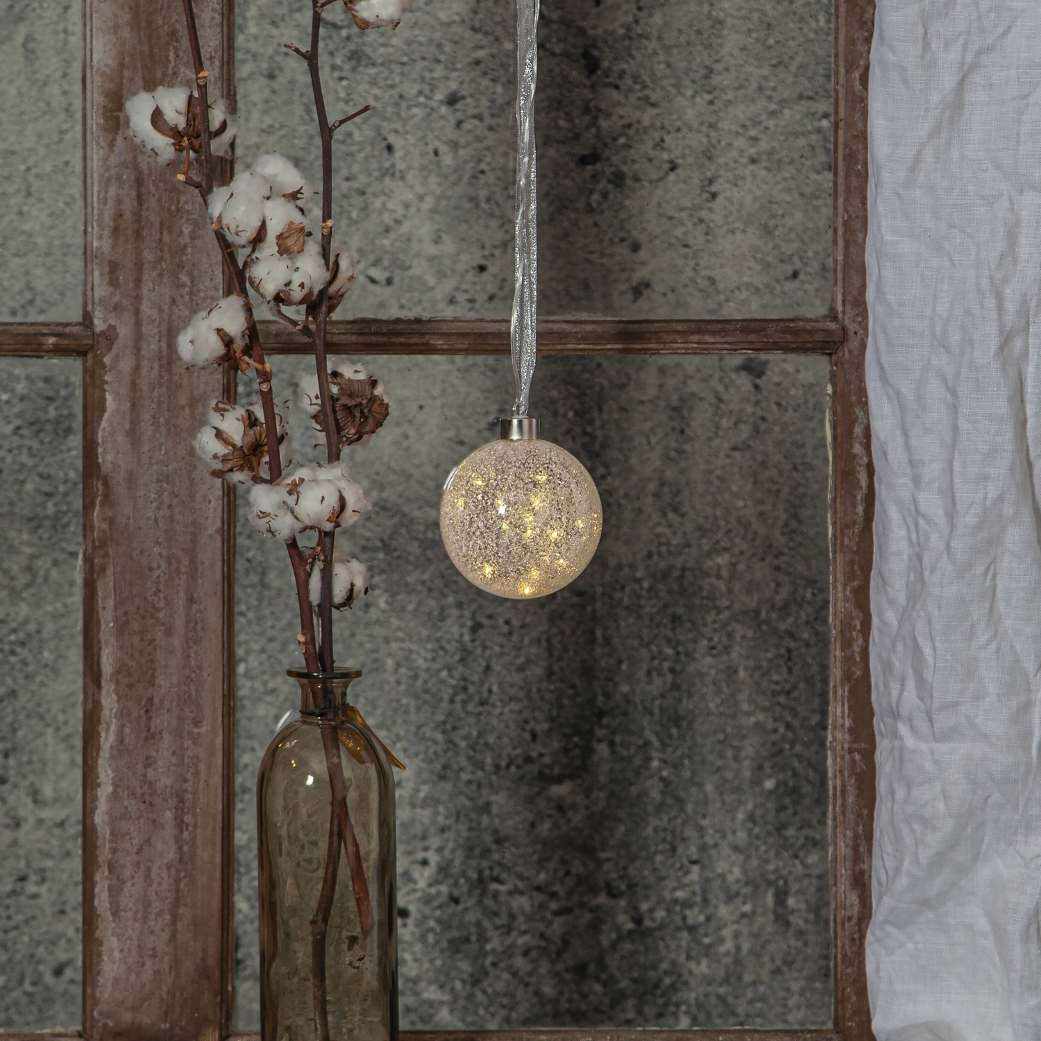 Glass ball snow, 10cm, B/O Höjd: 110 mm