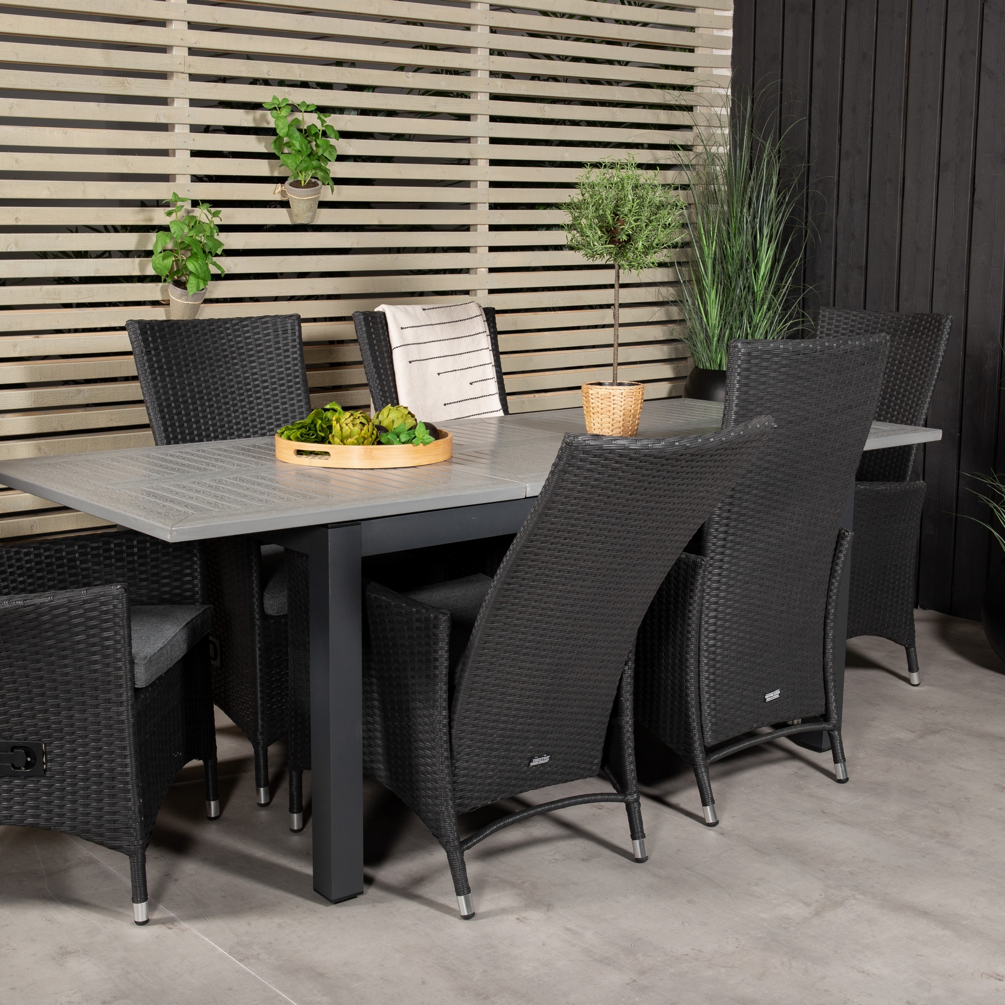 Albany Dining Table 160/240*100 - Svart Alu / Grey Aintwood+ Svart/Grå