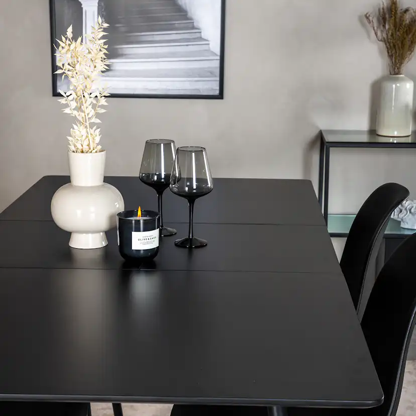 Matgrupp Venture Home Silvia med Iläggsskiva och 4 Pop Stolar