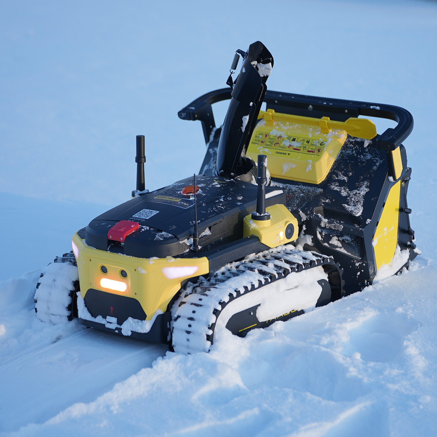 Robot Yarbo Core med Snöslungemodul