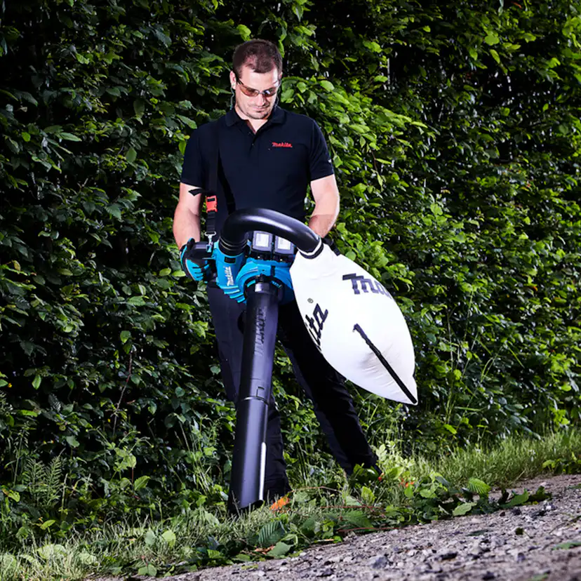 Lövblås Makita LXT DUB363ZV LXT 2x18V med Sugfunktion utan Batteri & Laddare