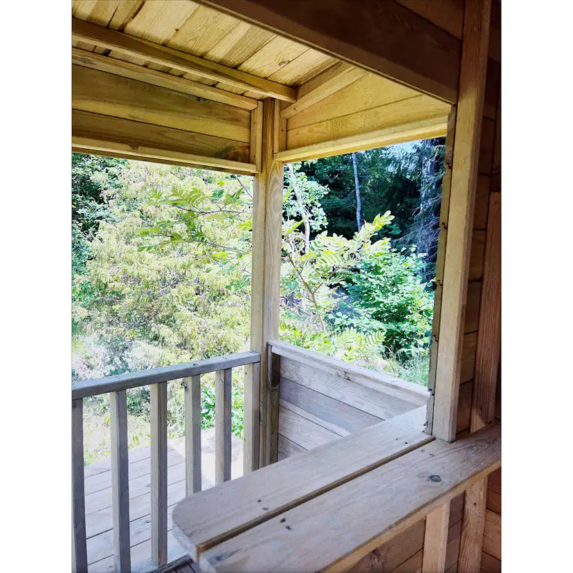 Lekstuga Jabo Lara 4,5 m² Trästuga med Sadeltak