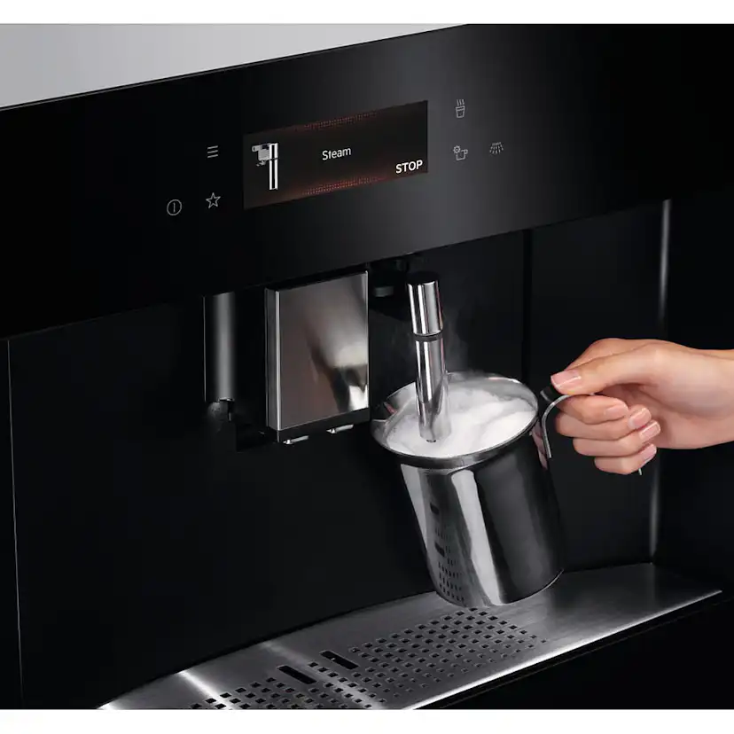 Inbyggnadsbar Kaffebryggare AEG KKB894500B med Mjölkkanna för Skum
