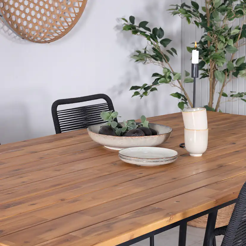 Matgrupp Venture Home Chane med 4 Lumi Stapelbara Matstolar