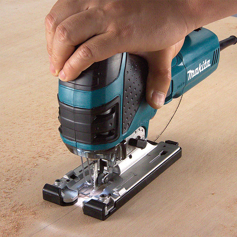 Sticksåg Makita 4351FCTJ