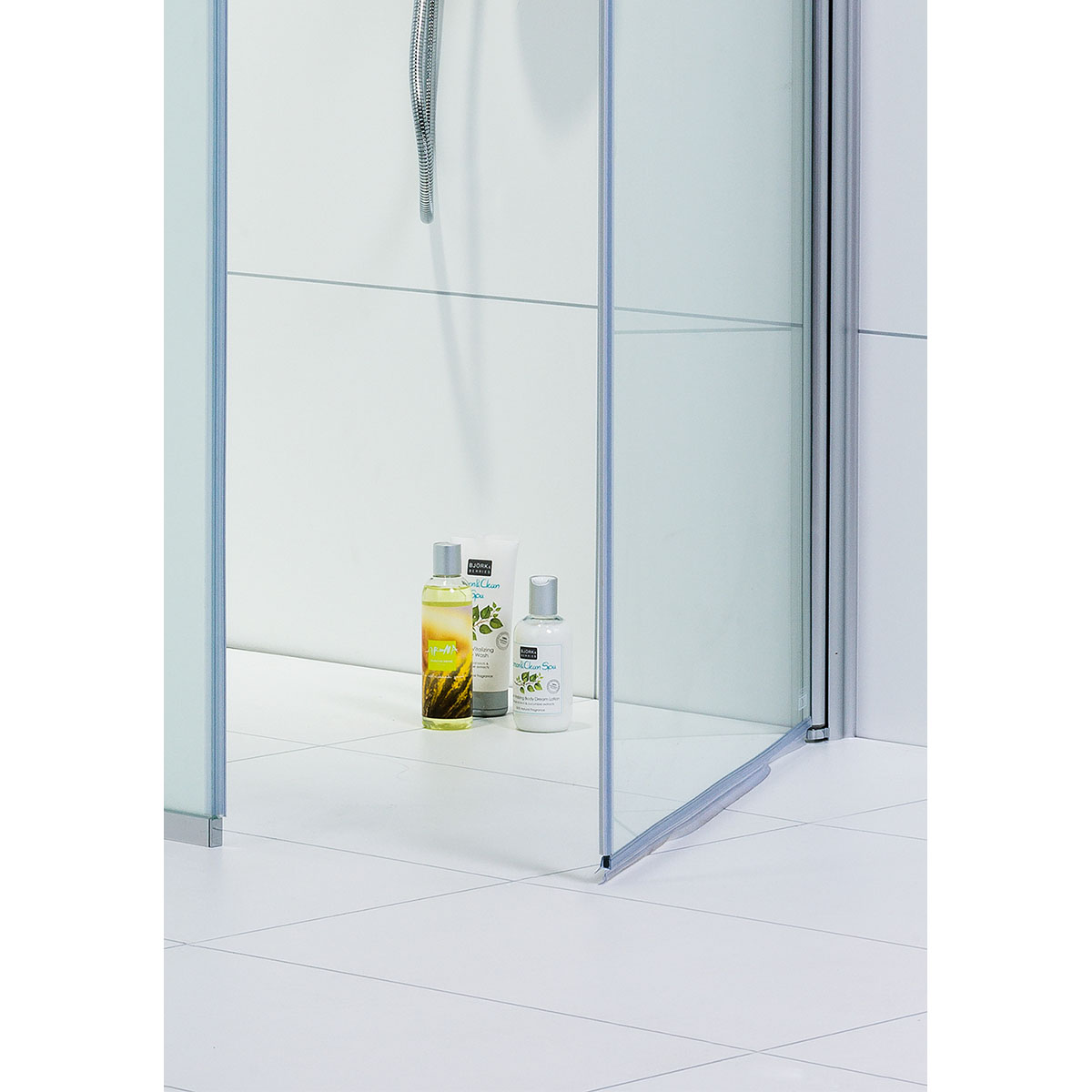 Duschhörna FROST CONCEPT VÄGG 900 FROST DÖRR 700 KLAR 925x685x2022 mm