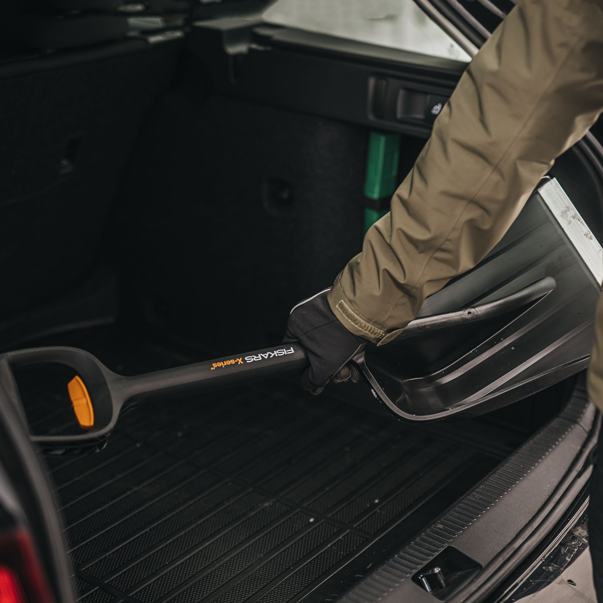 Snöskyffel Fiskars SnowXpert Teleskopisk 79 cm