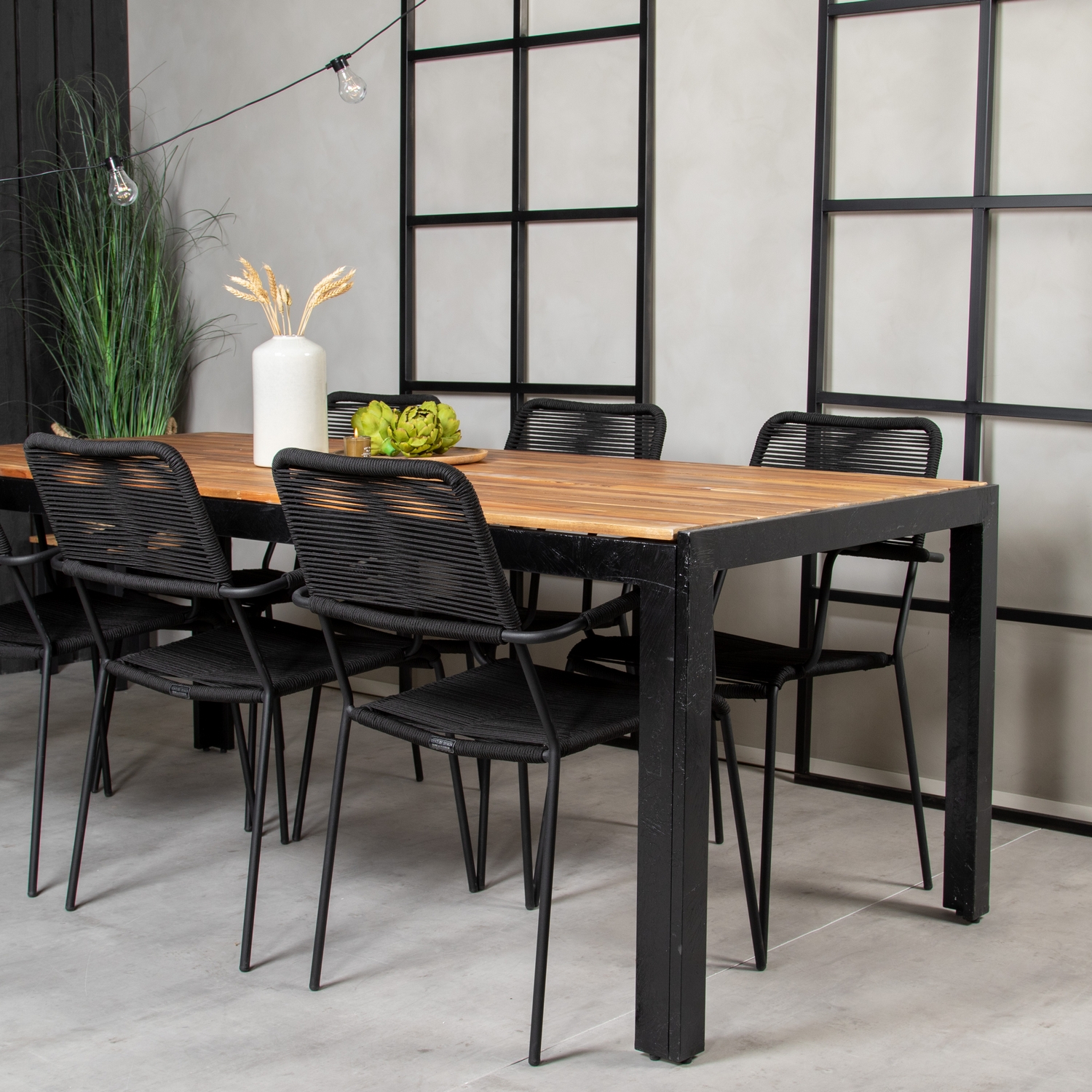 Bois Dining table 200*100cm  - Black Legs / Acacia +Lindos A Trä/Svart