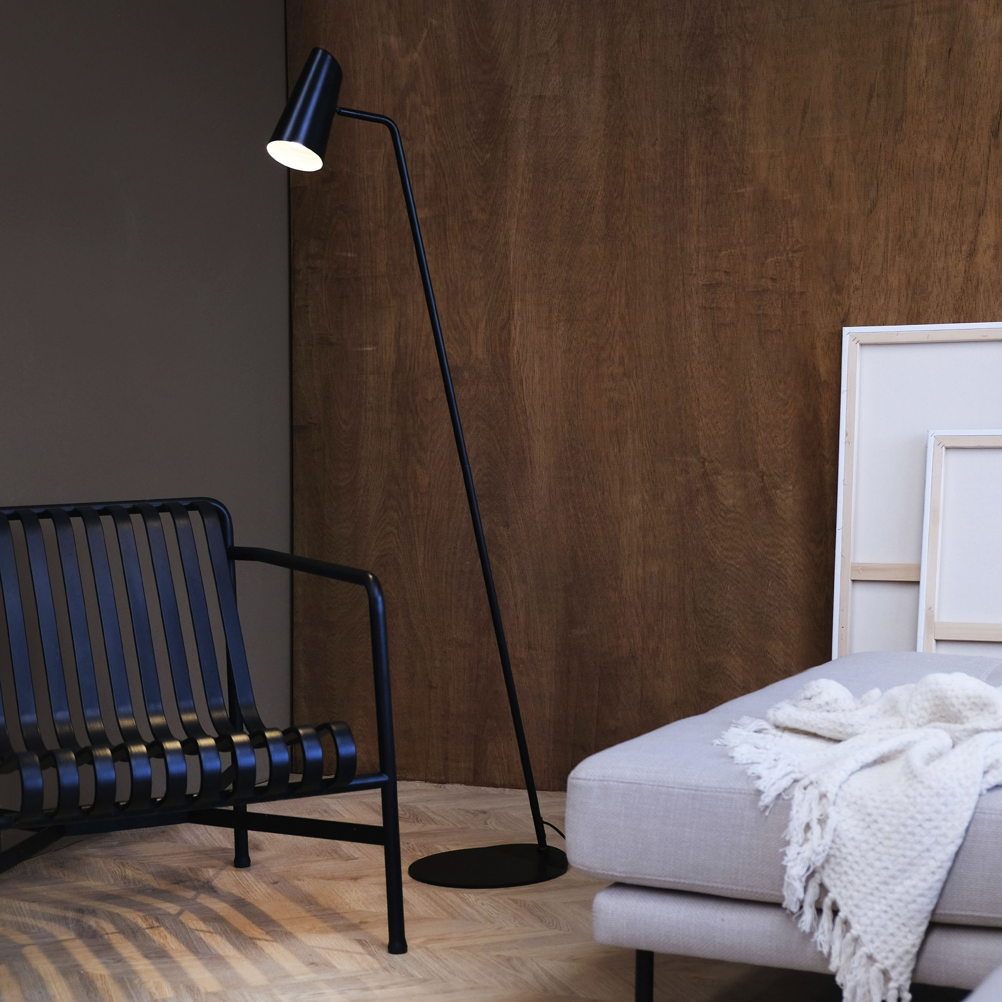 Golvlampa Dyberg Larsen Pallas