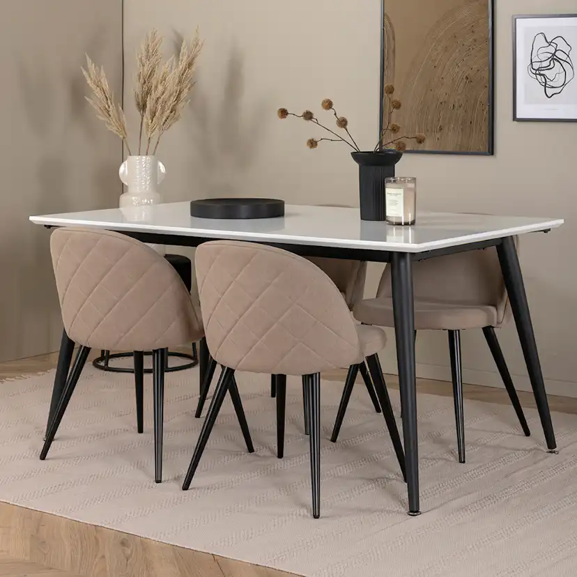 Matgrupp Venture Home Jolie med 4 Valentina Stitcthes Stolar Polyesterlinen