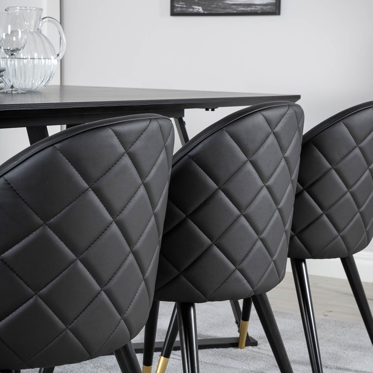 Matgrupp Venture Home Madde med 6 Valentina Stolar Konstläder