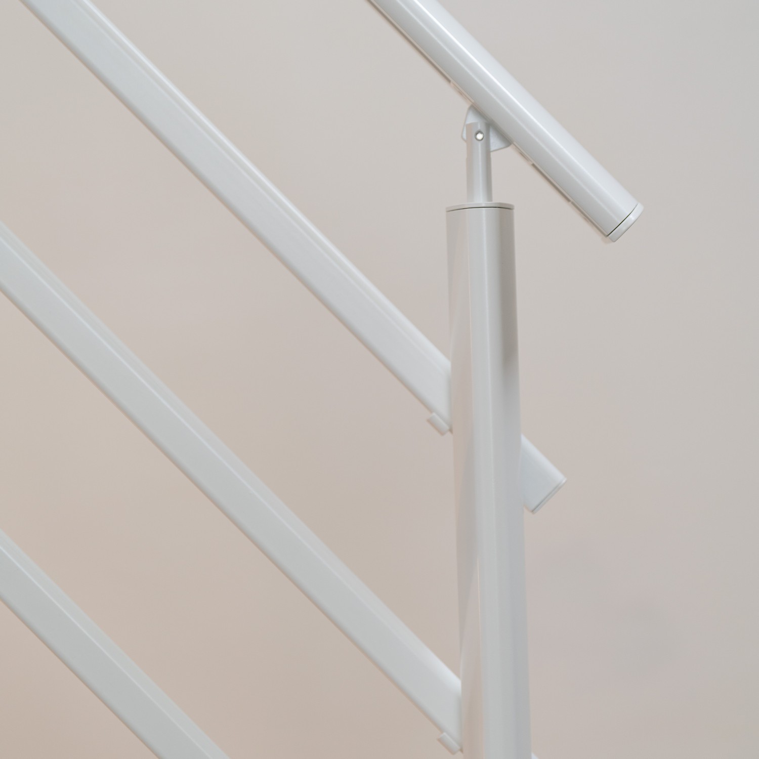 SYDNEY bok oljad rak vit PURE 11S 85W Vit, Bredd: 850 mm, Max Takhöjd: 2700 mm