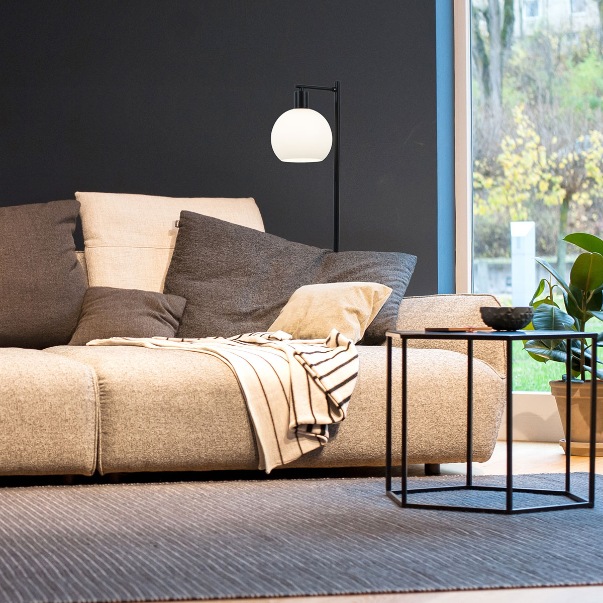 Golvlampa Aneta Ellie