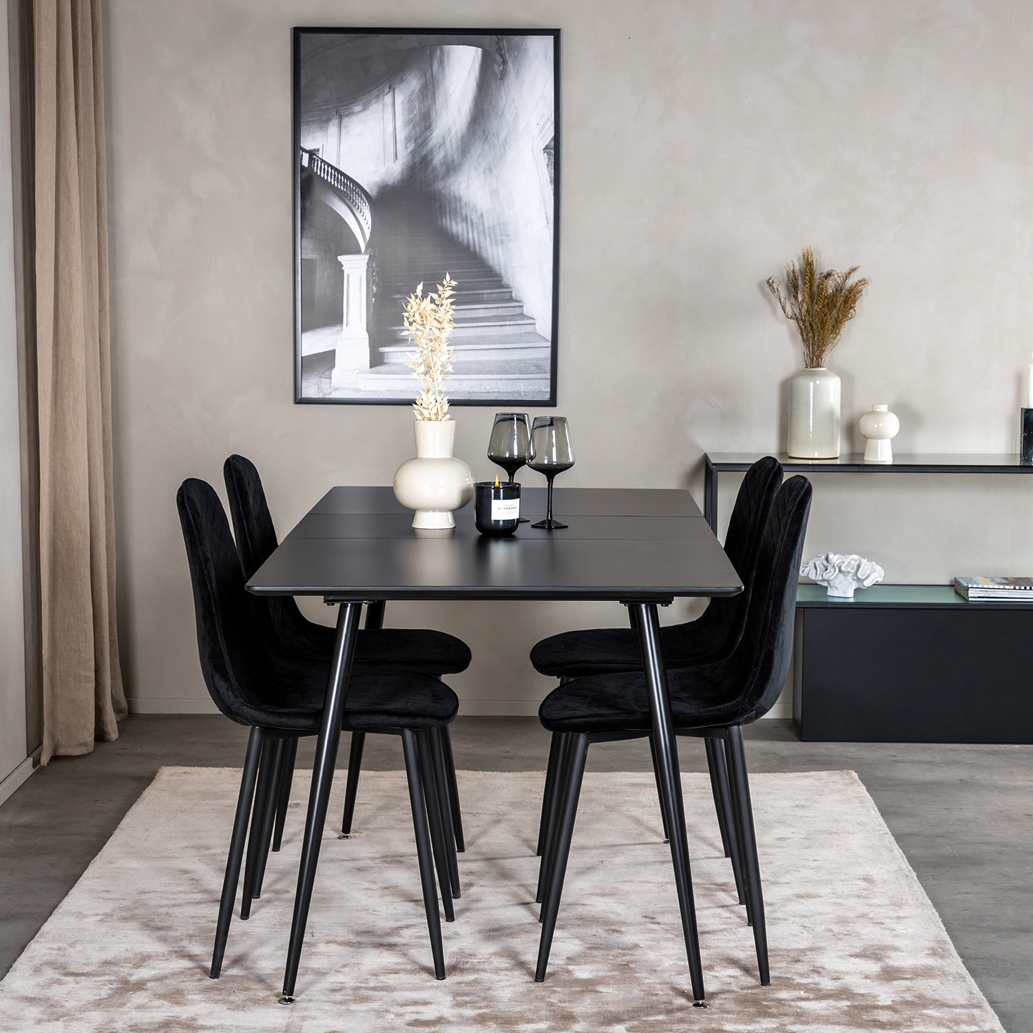 Matgrupp Venture Home Silvia med Iläggsskiva och 4 Phoi Stolar