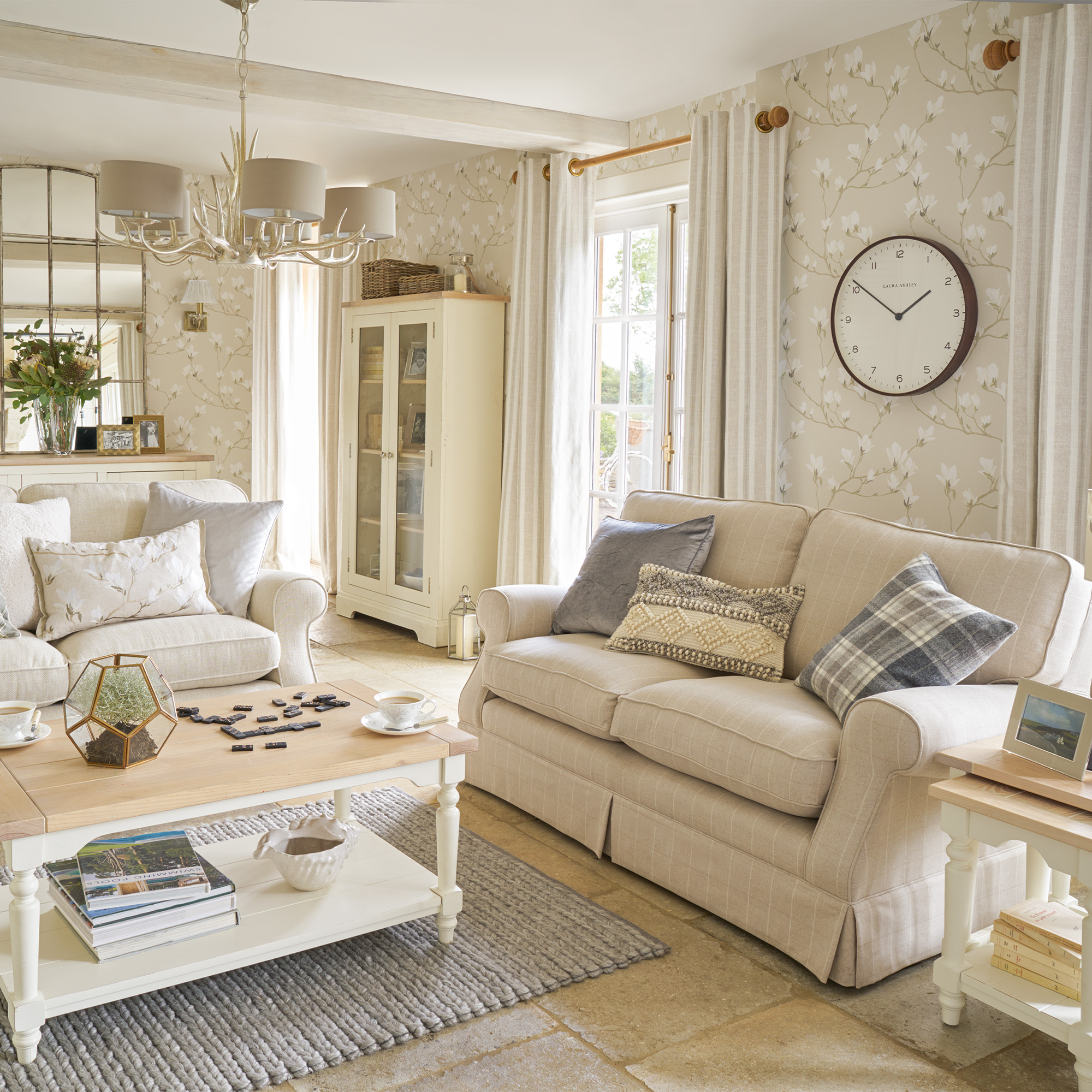 Tapet Laura Ashley Magnolia Grove Naturel 113353 EasyUp, Mönstrad Flerfärgad