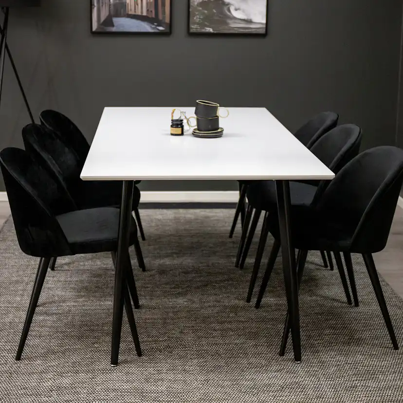 Matgrupp Venture Home Pobbie med 6 Valentina Stolar Svart