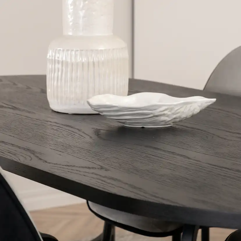 Matgrupp Venture Home San Francisco matbord och Elisa matstol