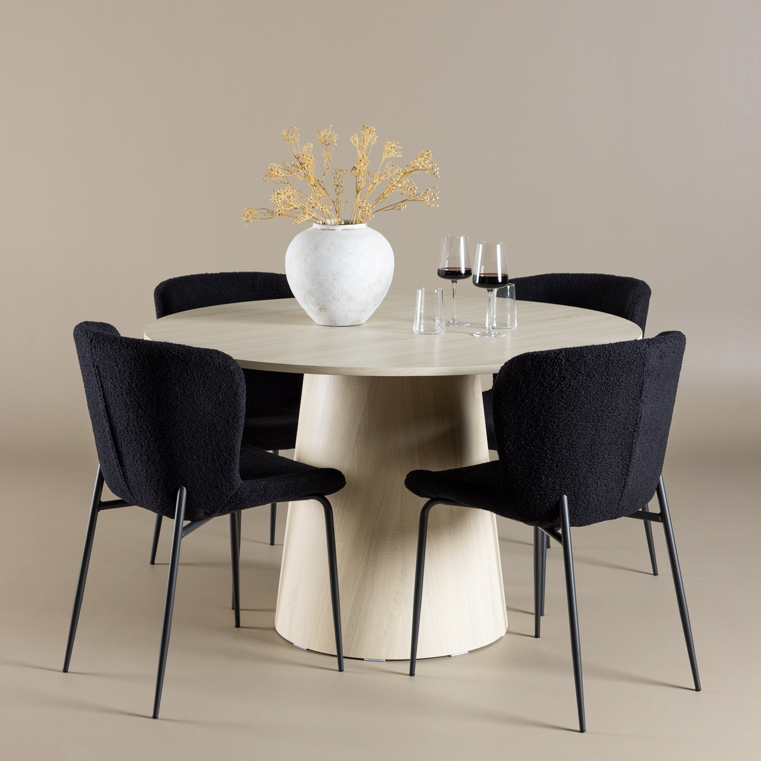 Matgrupp Venture Home Lanzo Ø120 med 4 st Modesto Stolar