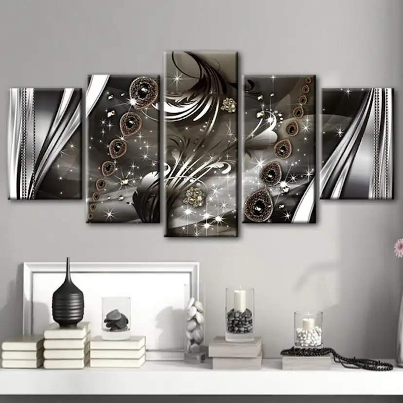 Tavla Arkiio Improvisation With Jewelry