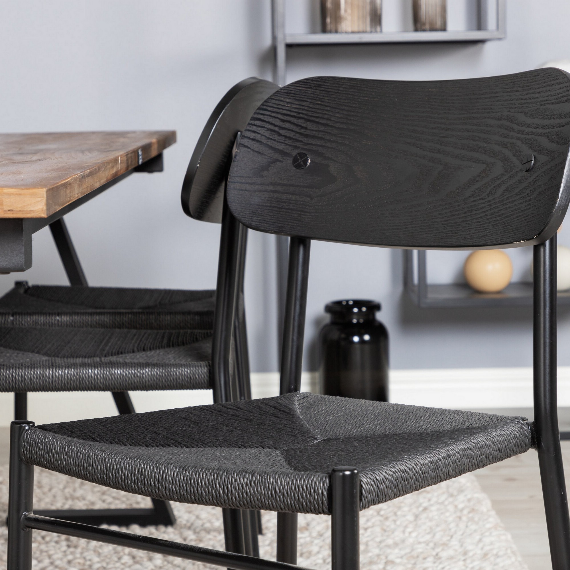 Matgrupp Venture Home Jakarta med 6st Polly Stolar