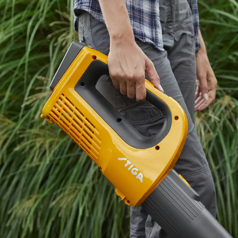 Lövblås STIGA BL 100 E Med Batteri & Laddare