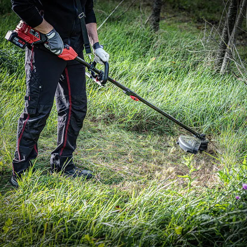 Röjsåg SKIL 0260 CA Kolborstfri Batteridriven