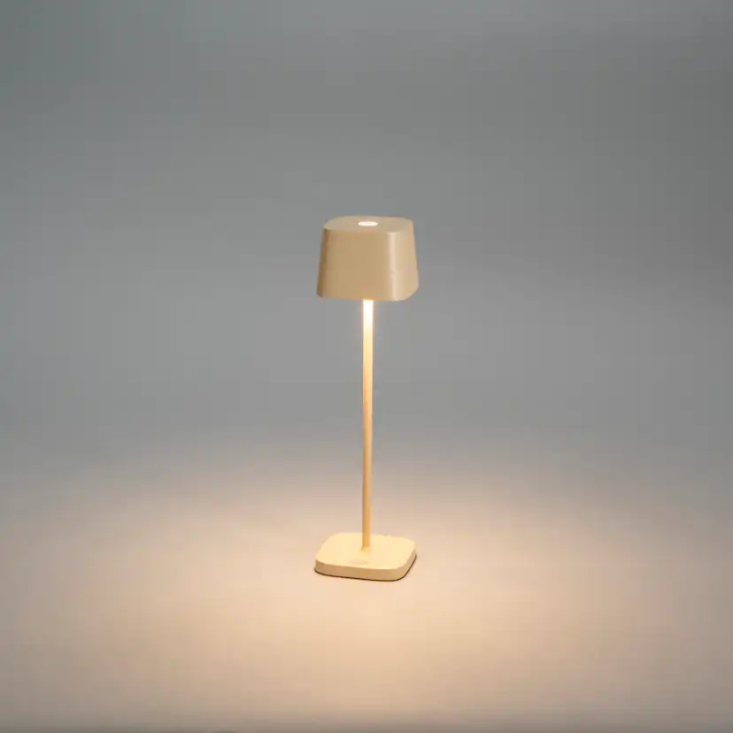 Bordslampa Gnosjö Konstsmide Capri USB Mini
