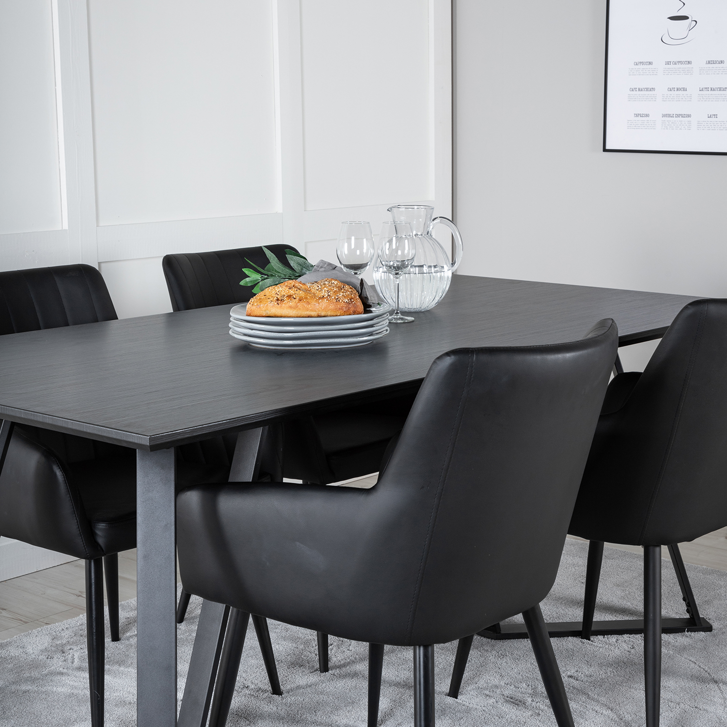 Matgrupp Venture Home Madde med 4 Corina Stolar Konstläder