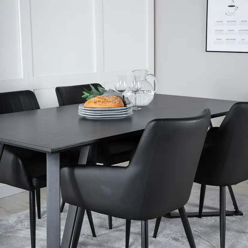 Matgrupp Venture Home Madde med 4 Corina Stolar Konstläder