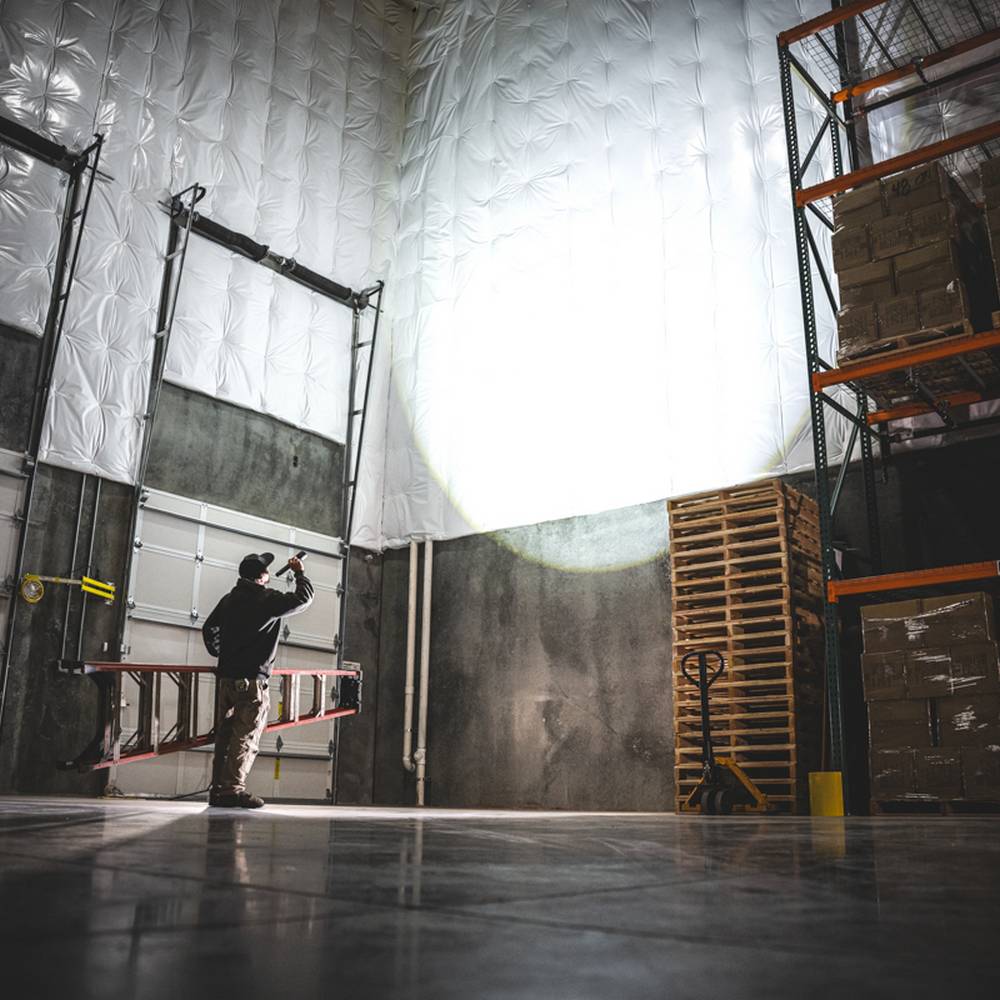 Uppladdningsbar Coast XP80R Ficklampa med PowerIQ Real-time Display 15000 lumen