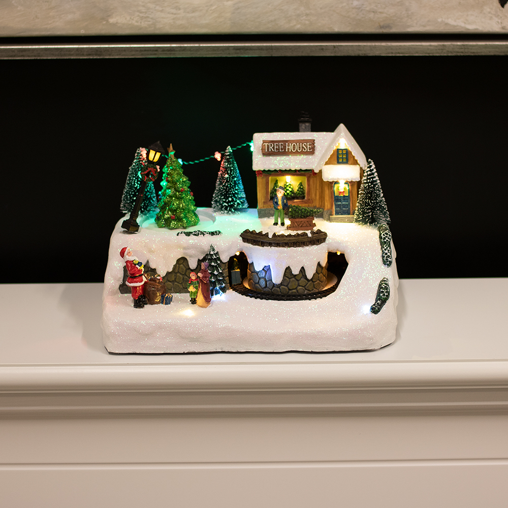 Julby Nordic Winter Treehouse Town