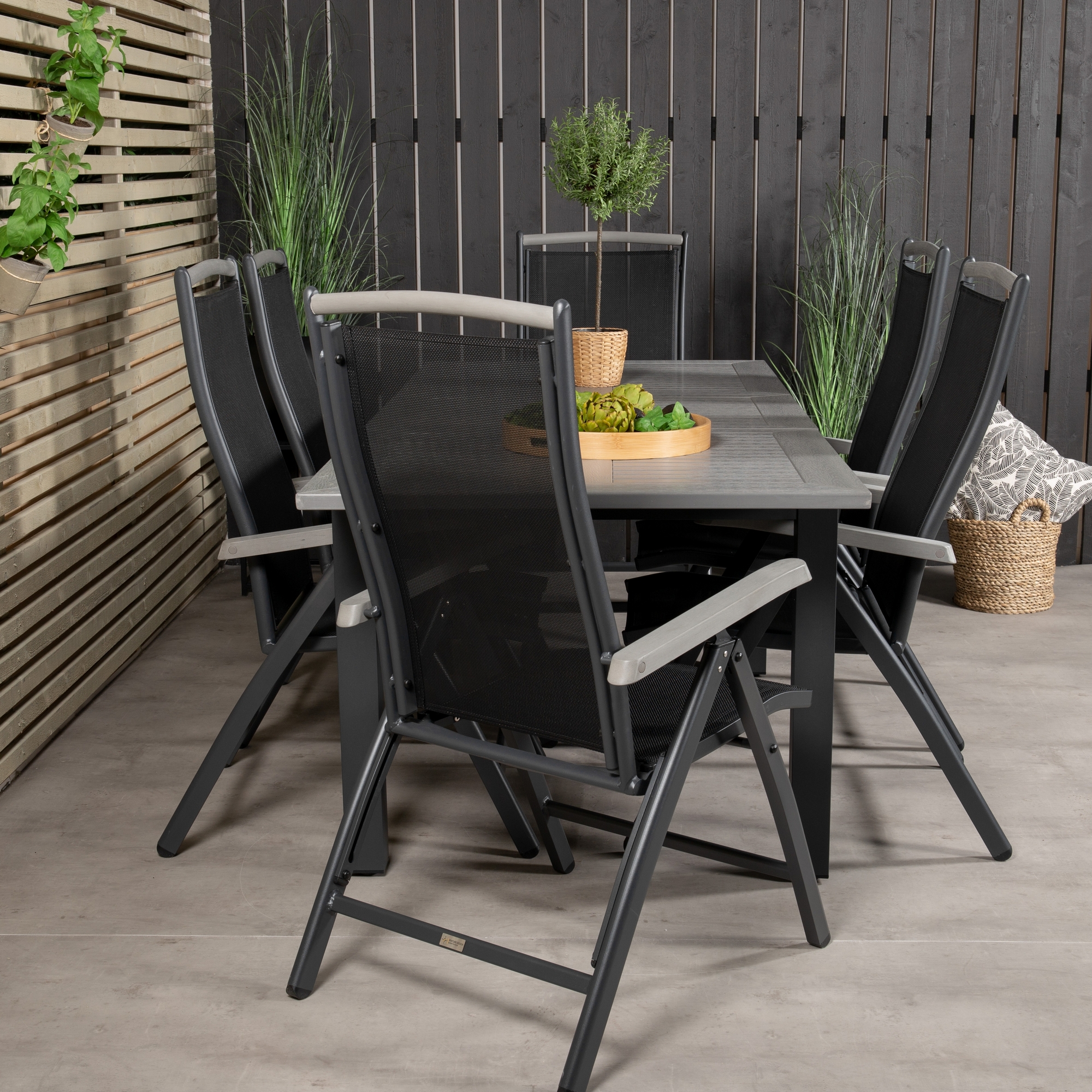 Albany Dining Table 160/240*100 - Svart Alu / Grey Aintwood+ Svart/Grå