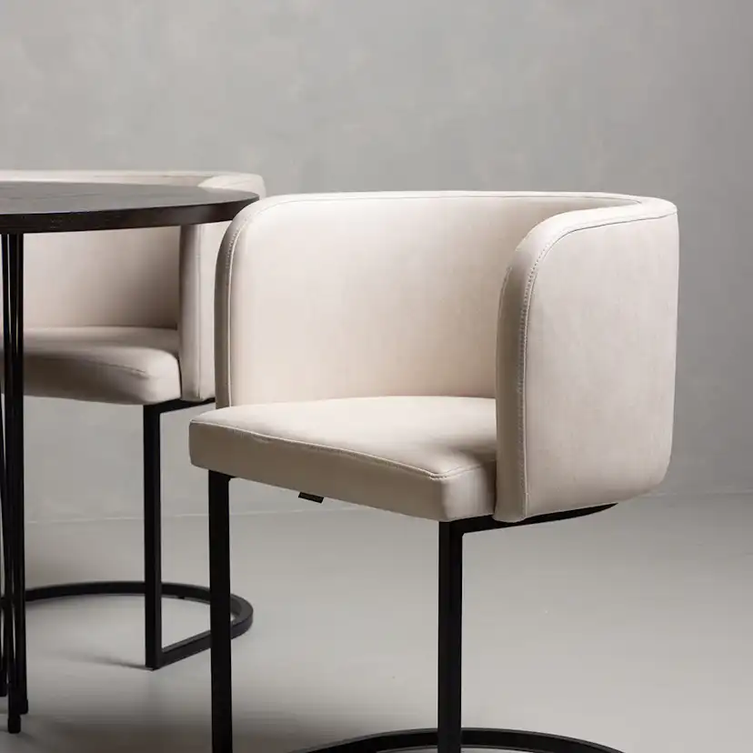Matgrupp furniture/fashion Stone Ø120 cm med 4 Simrishamn Stolar