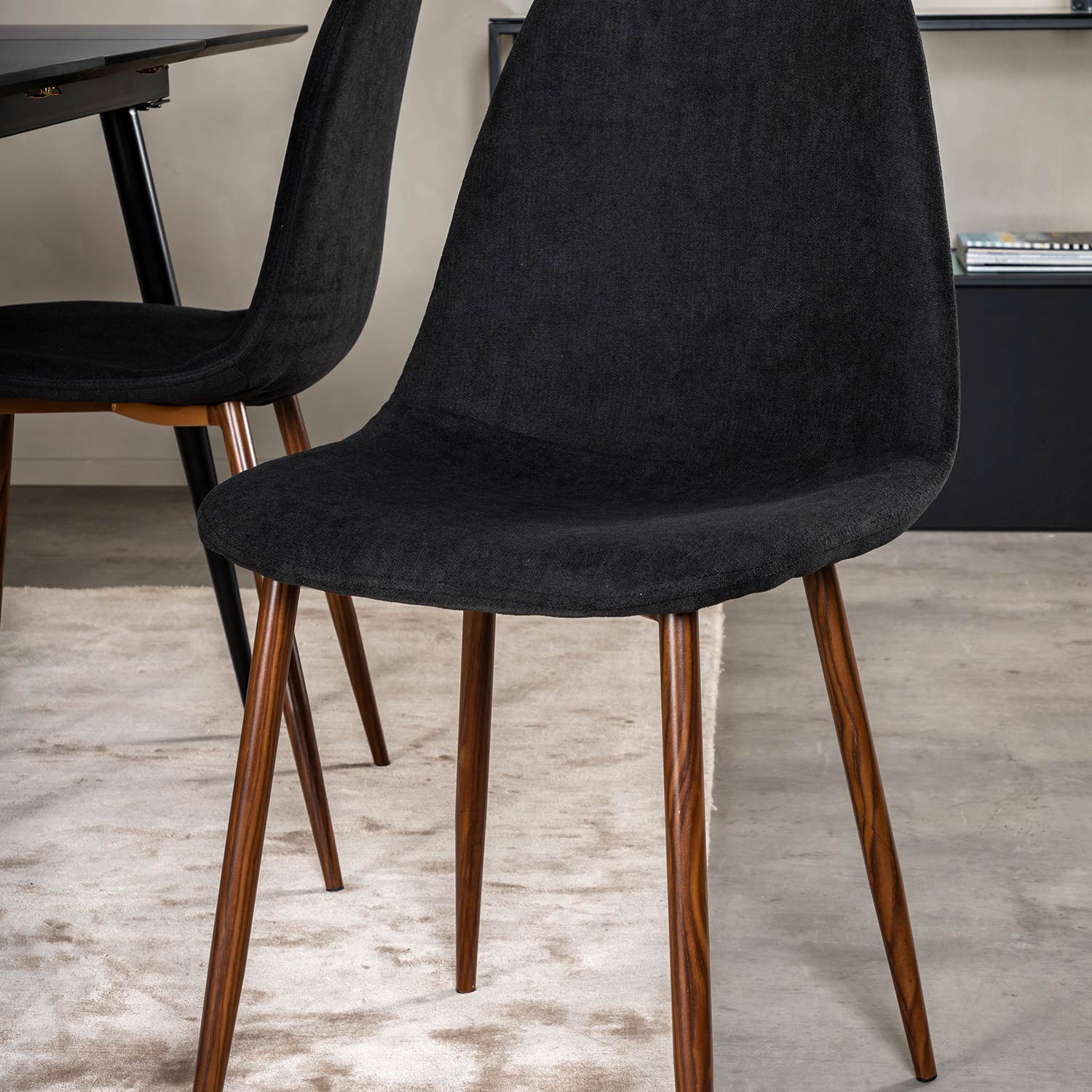 Matgrupp Venture Home Silvia med Iläggsskiva och 4 Pobbie Stolar