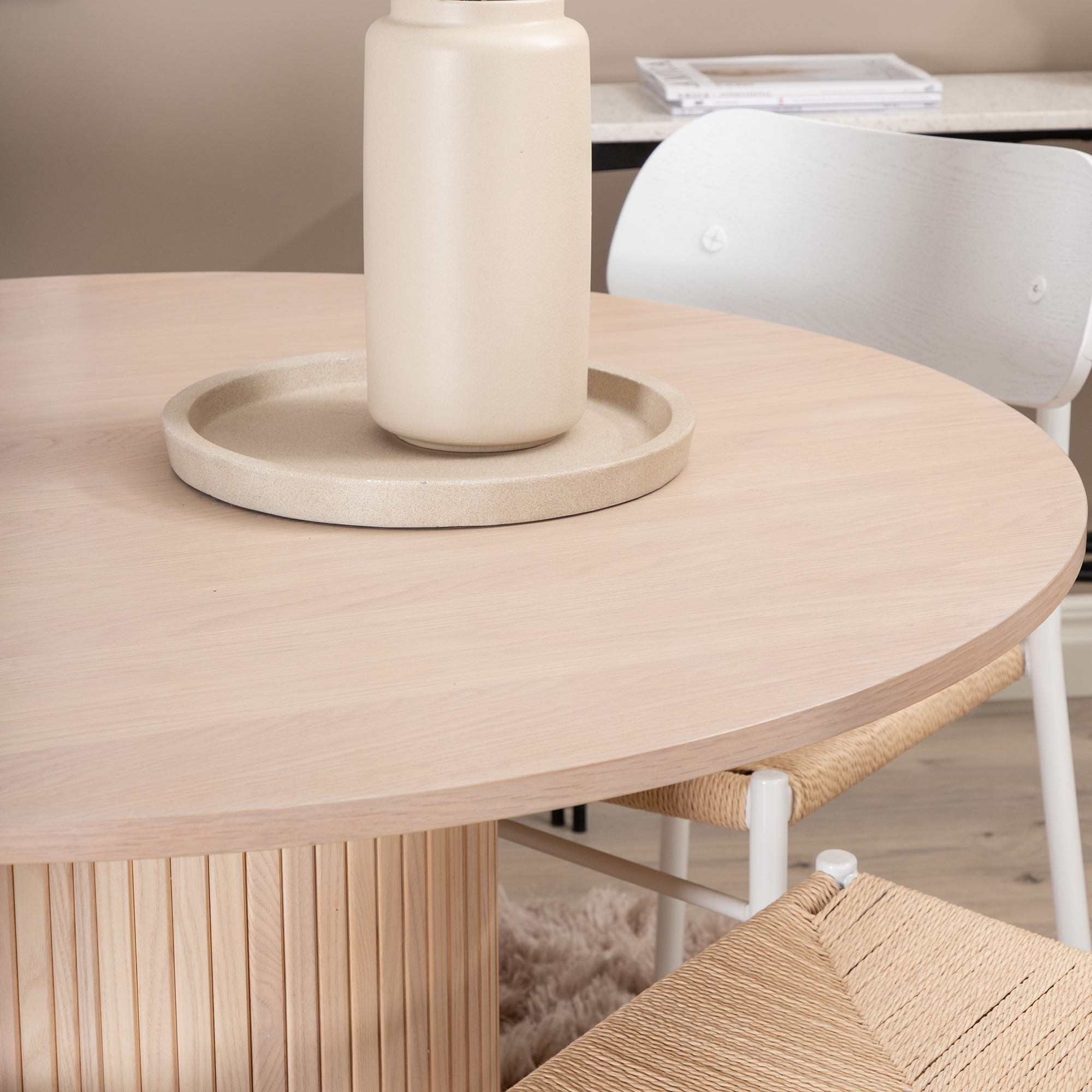 Matgrupp Venture Home Bianca Rund Benvit med 4 Peggy Stolar