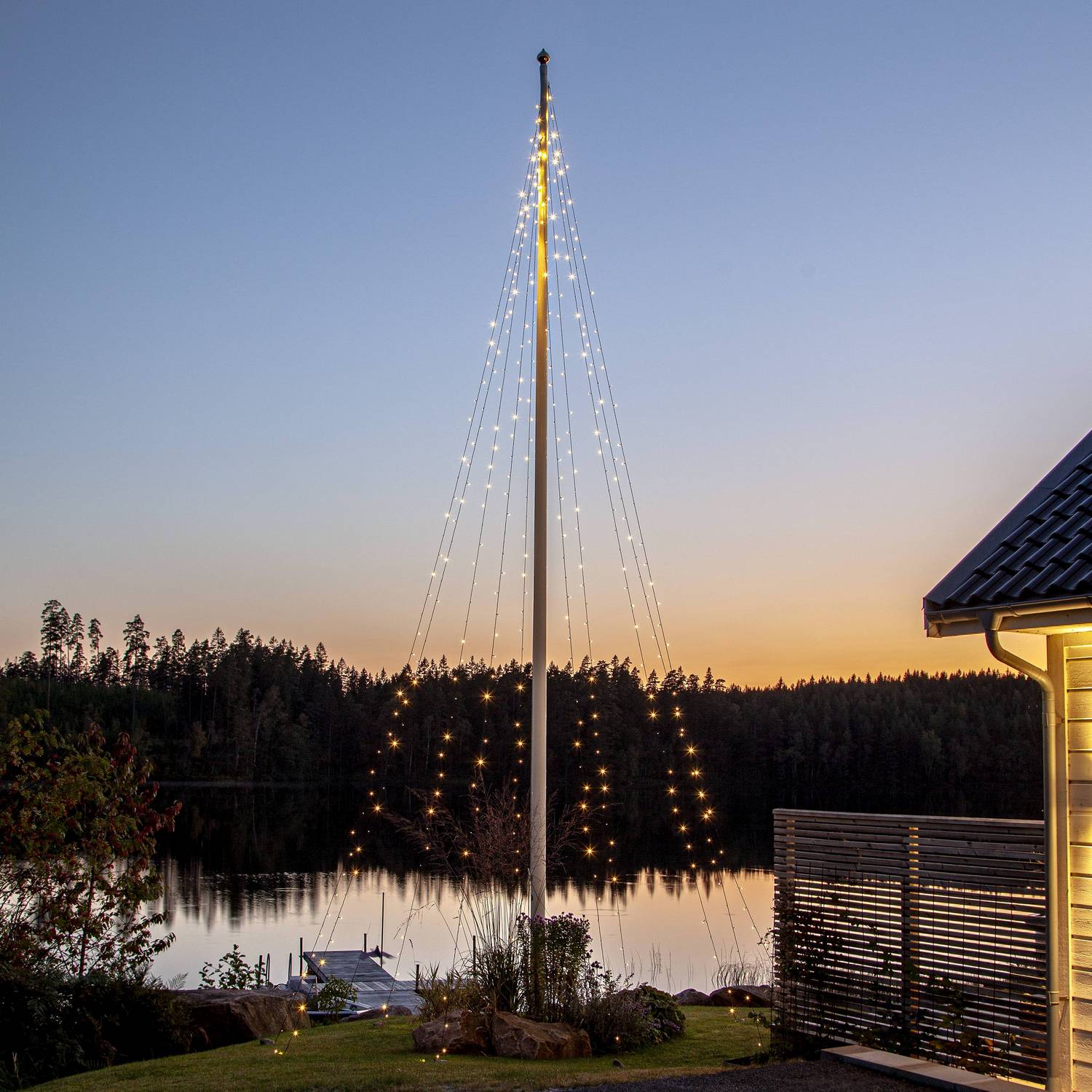 Flaggstångsbelysning Star Trading Shiny LED-Ljusslinga med 500 Varmvita Ljus 10 Meter