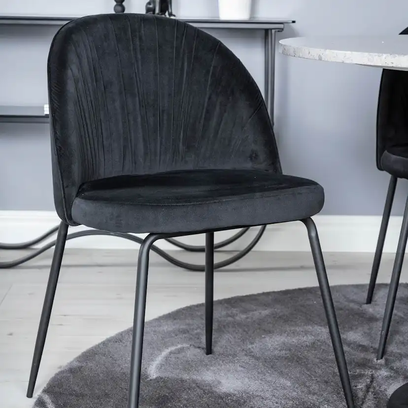 Matgrupp Venture Home Roxanna med 4 Wrigley Stolar Runt