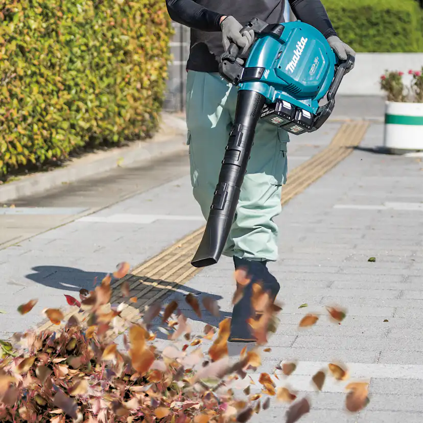 Lövblås Makita LXT DUB363ZV LXT 2x18V med Sugfunktion utan Batteri & Laddare