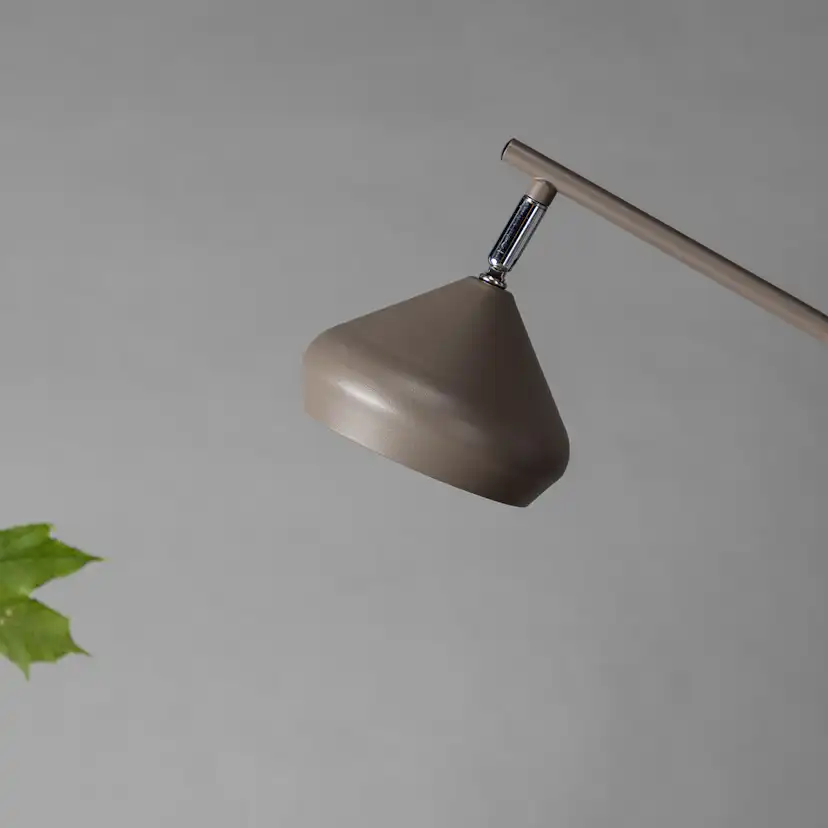 Bordslampa Venture Home Isaberg