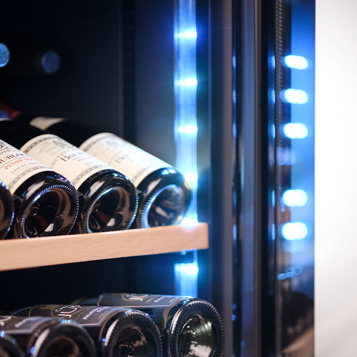 Vinlagringsskåp mQuvée Velvet 220 Glass