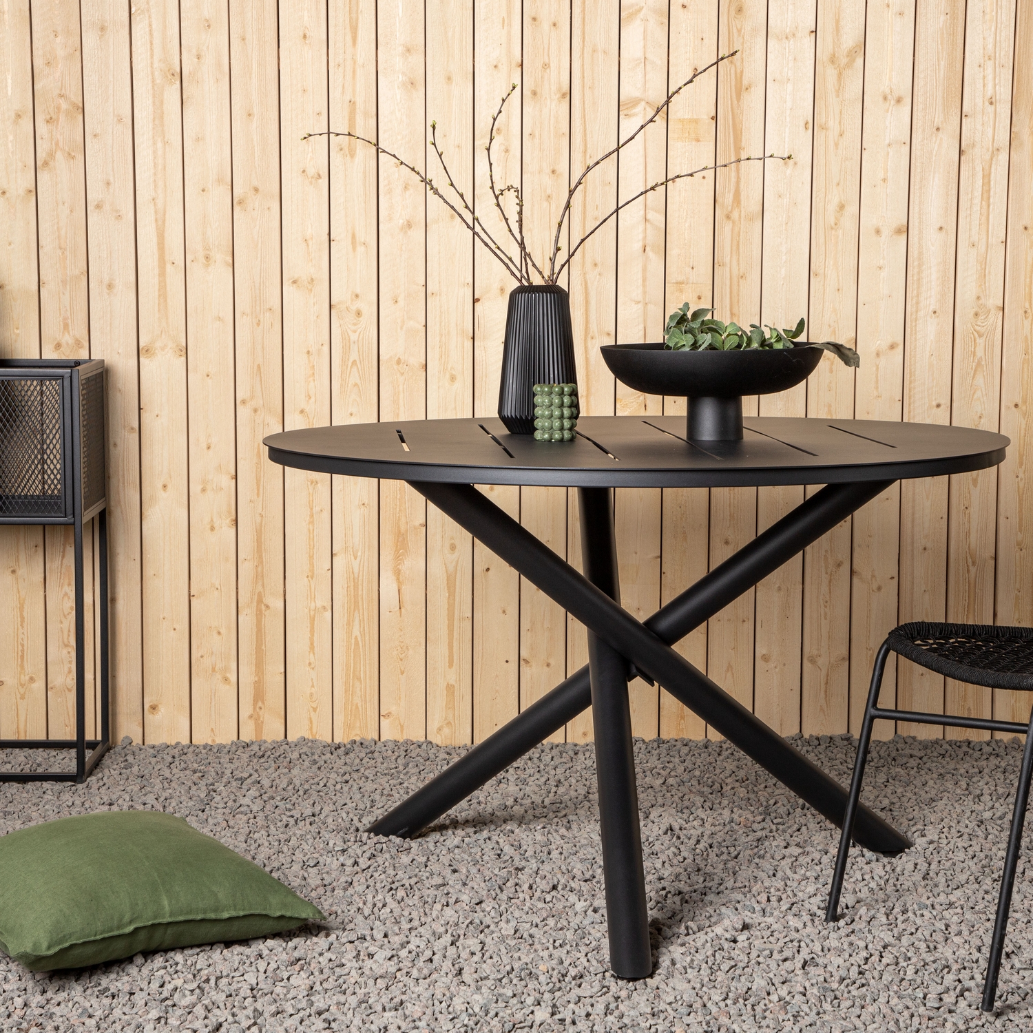 Alma Dining Table - Black Alu - ø120cm Svart