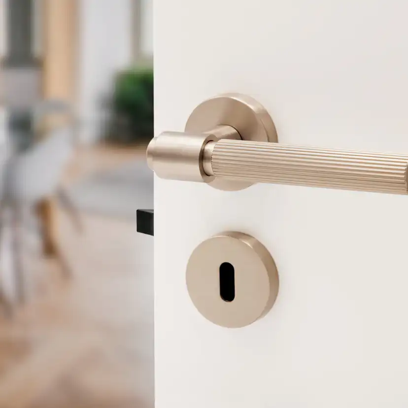 Dörrhandtag Beslag Design Helix 200 Stripe Modul Komplett