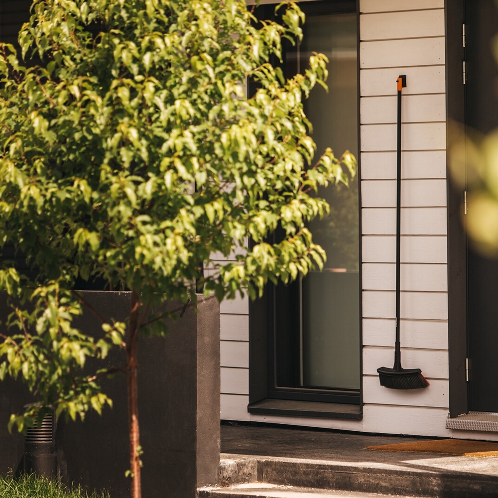 Gårdskvast Fiskars Medium