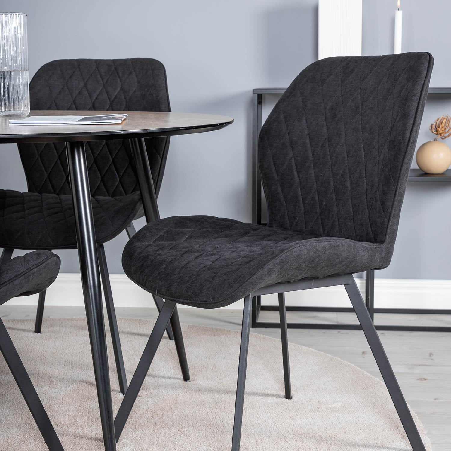 Matgrupp Venture Home Silvia med 4 Geneva Stolar Runt