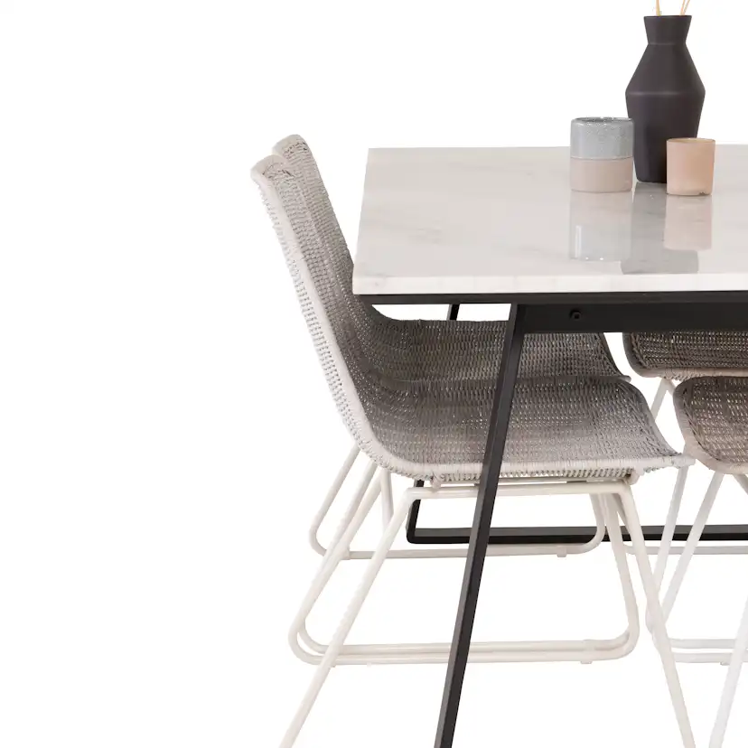 Matgrupp Venture Home Estelle 140 med 4 Cornelia Stolar