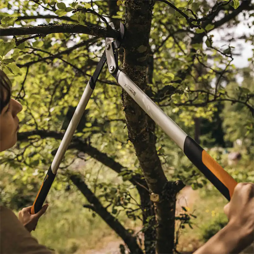 Grensax Fiskars Powergear X LX98 med Sidoskär