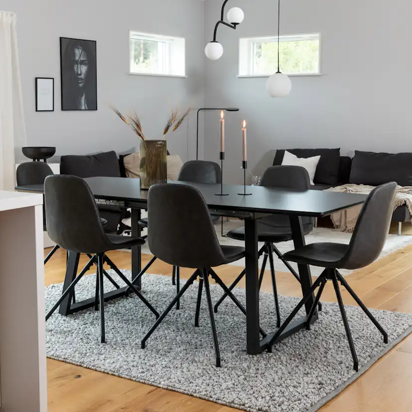 Matgrupp Venture Home Ina med 6 Pobbie Stolar