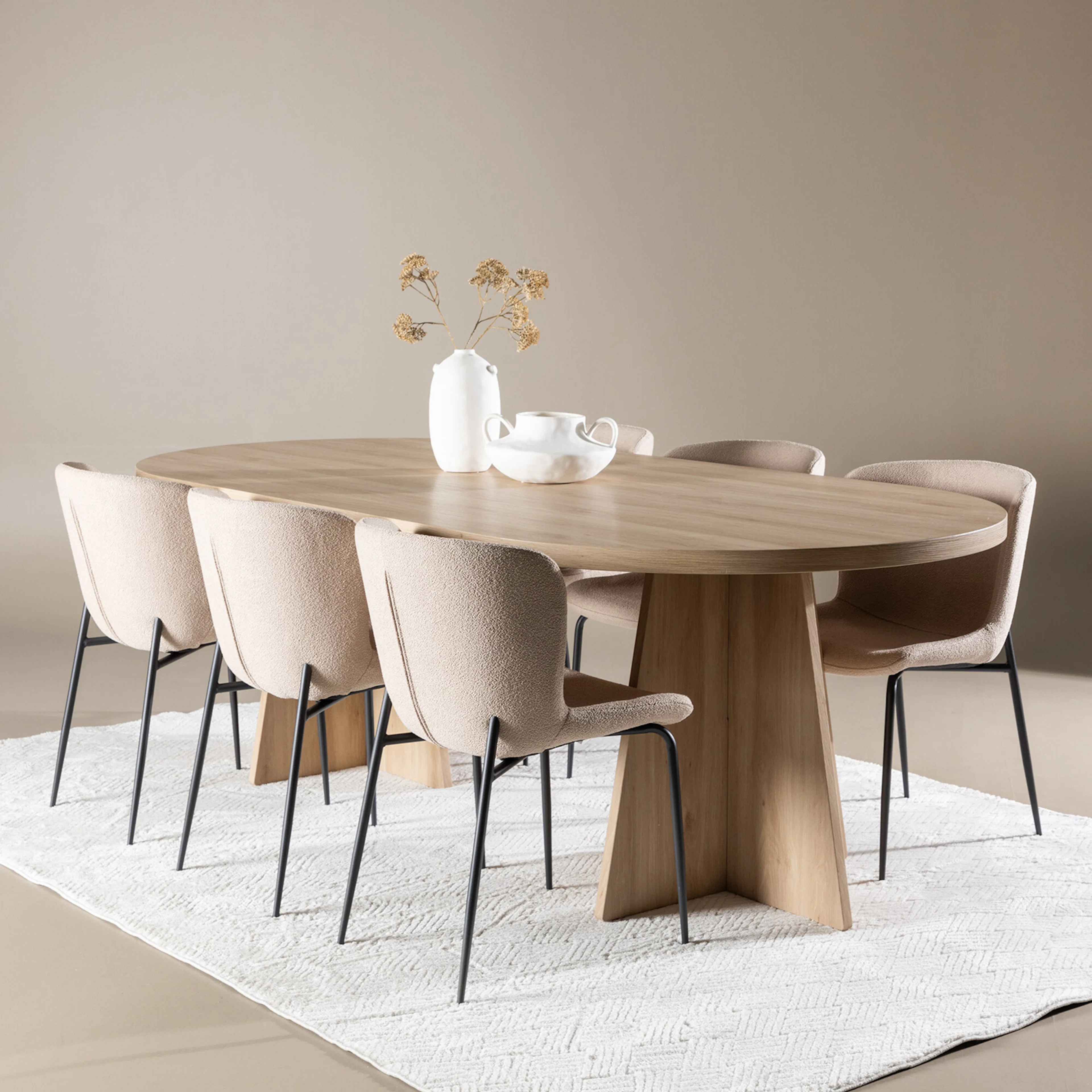 Bootcut Dining Table with Modesto Dining Chair Vittvätt/Beige