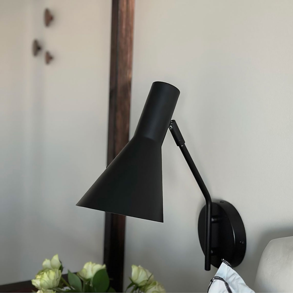 Vägglampa Aneta Ceres